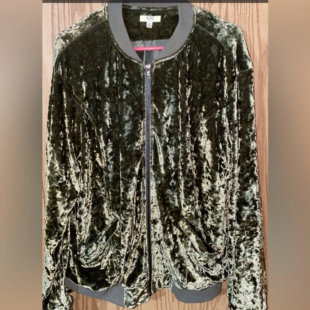 Velvet Oversized Jacket - Picture 2 of 2